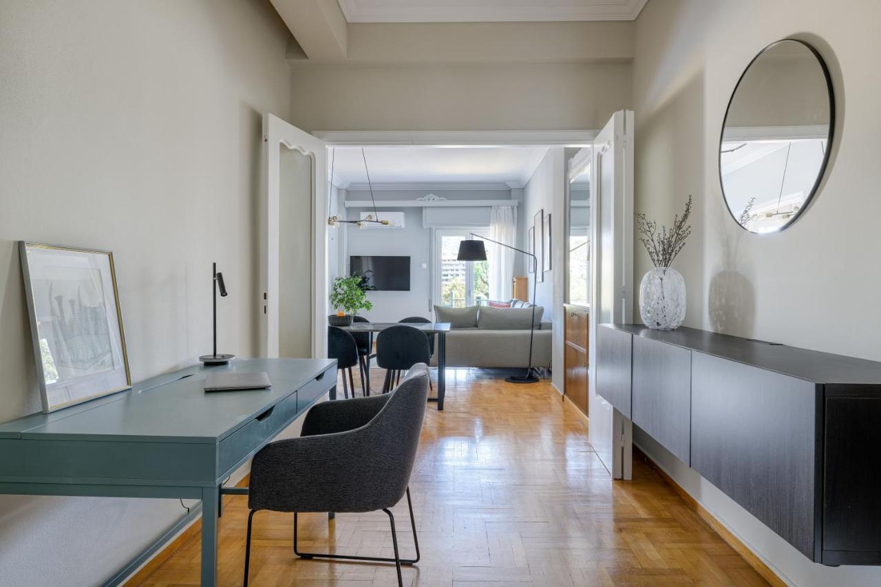 Aura Homes, Classic Apartment In Central Athènes Extérieur photo